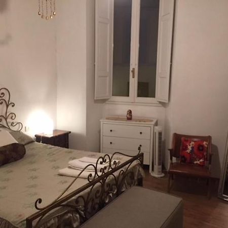 Double Large Room In Santo Spirito Oltrarno Florence Buitenkant foto