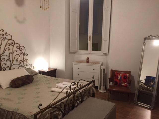 Double Large Room In Santo Spirito Oltrarno Florence Buitenkant foto
