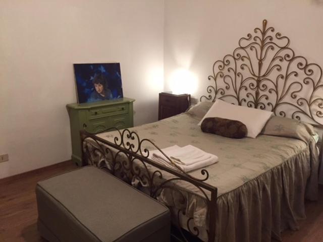 Double Large Room In Santo Spirito Oltrarno Florence Buitenkant foto